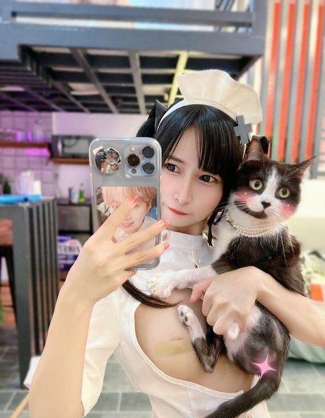 Joyce Poring erotic actress archive