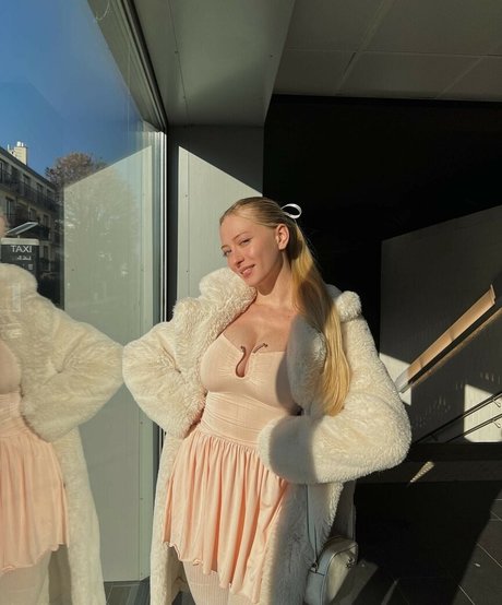 sophia ilysm porn model pictures