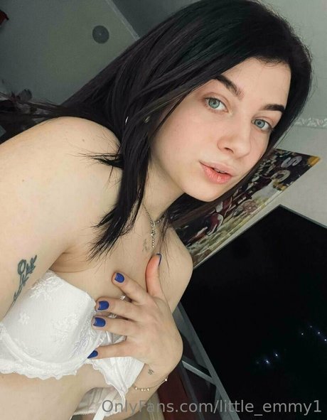 little emmy1 xxx pornstar image