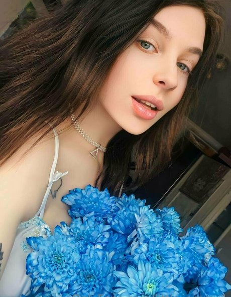 little emmy1 erotic pornstar image