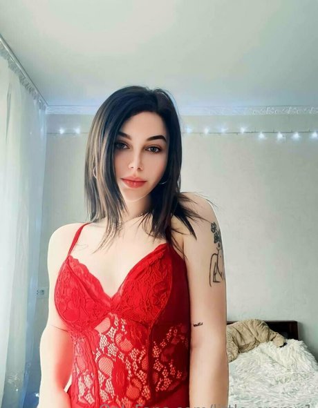 little emmy1 hot actress pic