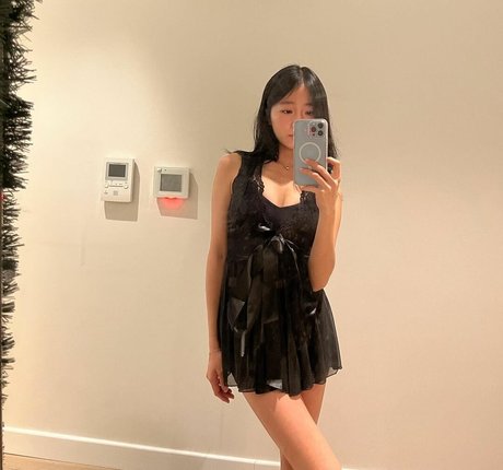 Evelyn Ha model erotic gallery