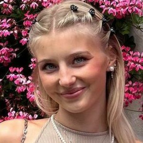 25 onlyfans free nude photos