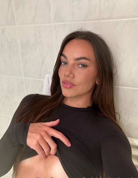 bobbiedavisonly nude model picture