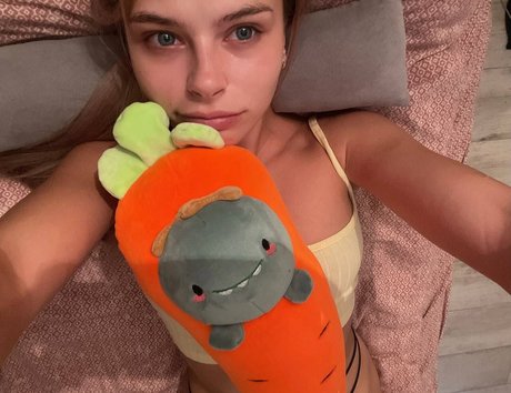 Mihalina Novakovskaya model pretty img