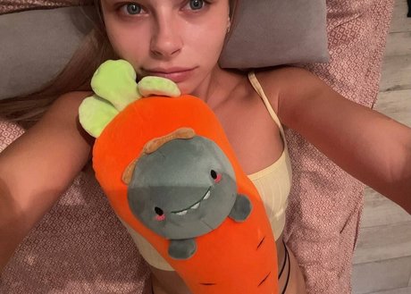 Mihalina Novakovskaya erotic actress photo