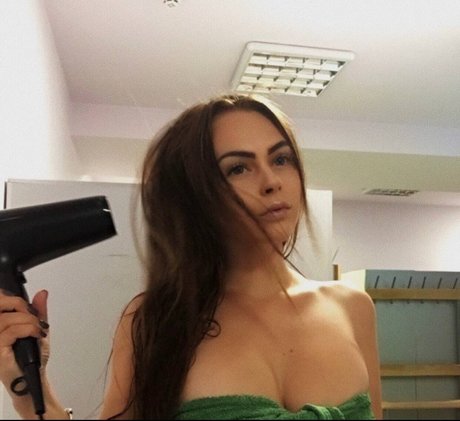 busty ebony onlyfans beautiful xxx picture