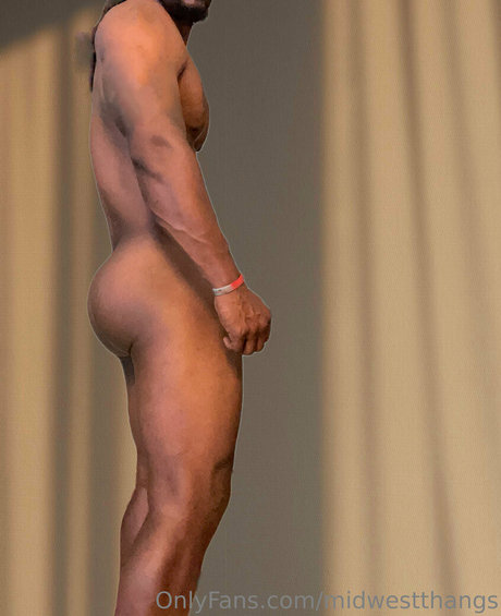 midwestthangs model erotic galleries