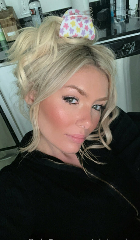 elainavice pretty model pictures