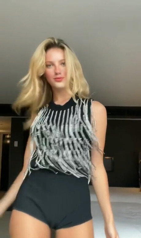 Jemima Robinson art model picture