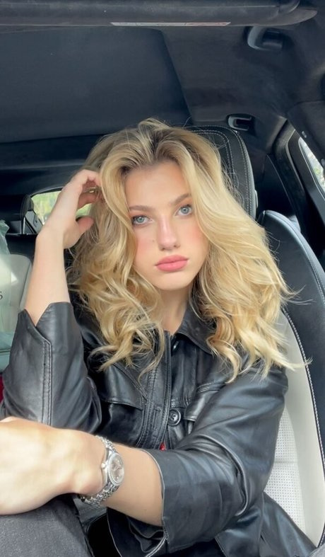 Jemima Robinson high quality star pictures