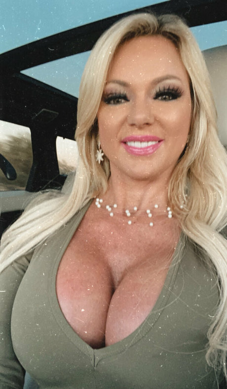 chanelstjames hd actress gallery