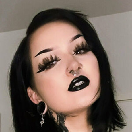 misseviliafree nude actress pictures