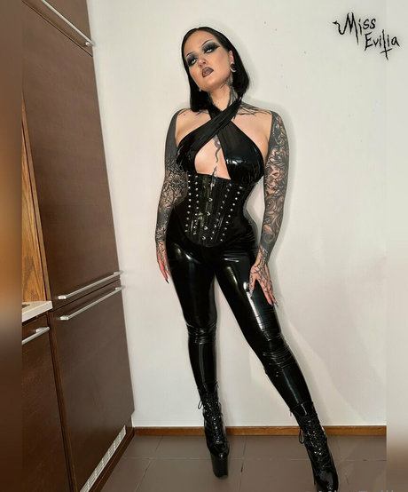 misseviliafree pornstar free img