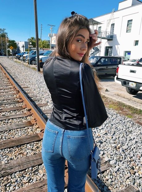 Maddy Mahmoudi Profile pic