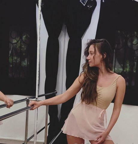 lilly lil naked actress image