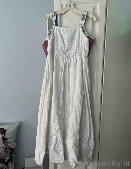 lilly lil erotic model pic