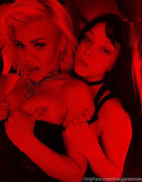 maryjaneshow star hot pic