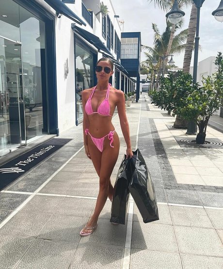 Briony Gorton perfect model pics