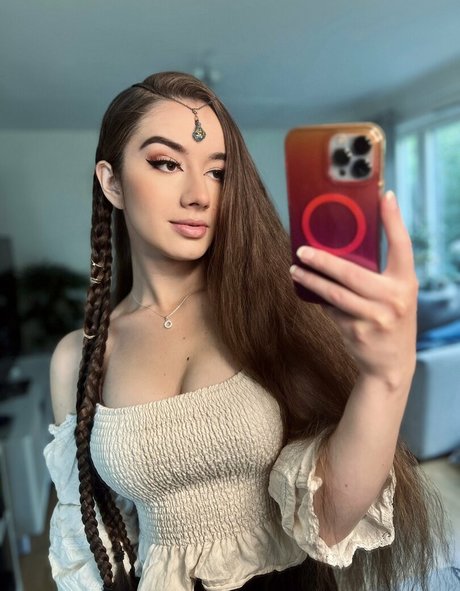 Miss Mikkaa exclusive pornstar photos