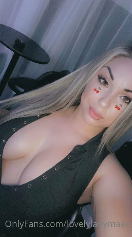 lovelyladymaee pornstar naked picture