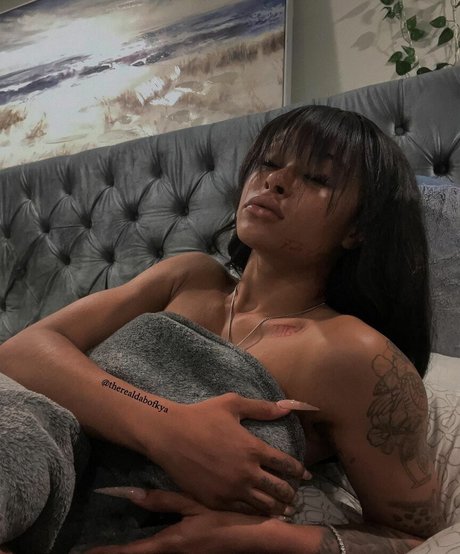 pregnant xxx onlyfans porn image