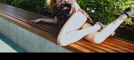 Kelly Collins model art img