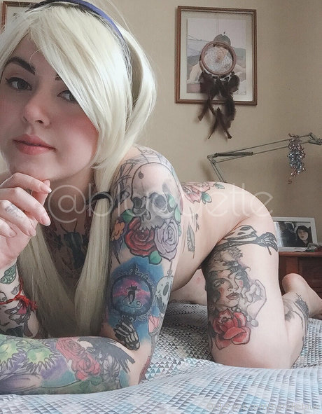 pandieblue pornstar nude photo