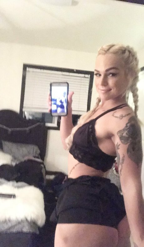 gun mamii pornstar nude gallery