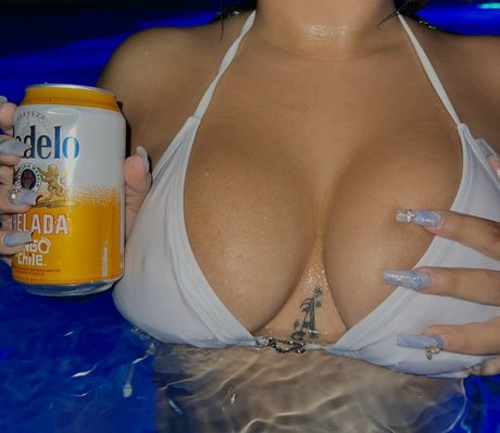 axhcaxh porn model image