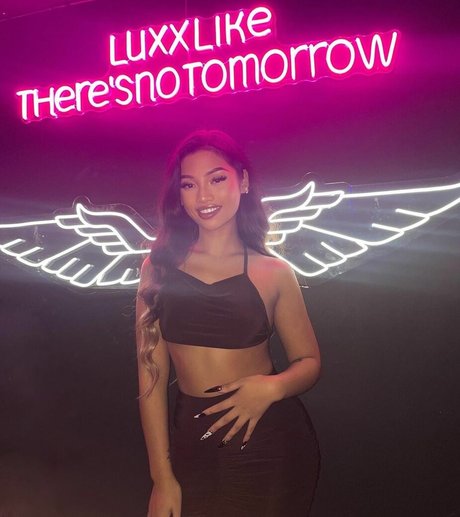 Louaira beautiful actress img