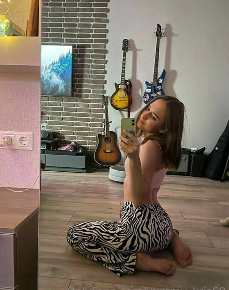 yummy kris69 pretty actress galleries