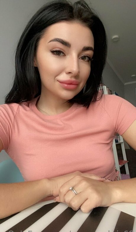 yummy kris69 art model pic