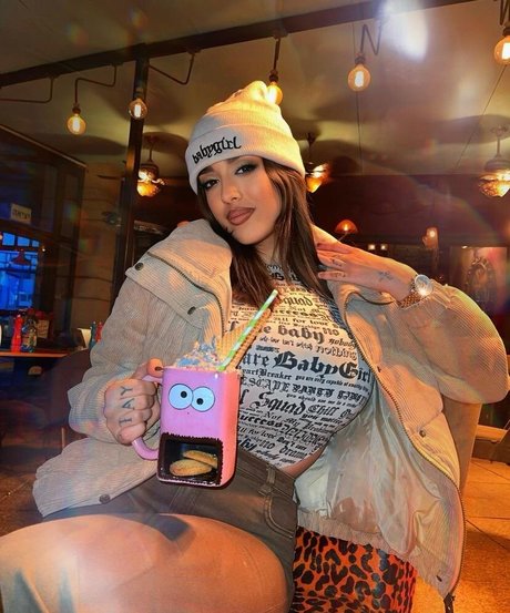 May Bakshi star pretty img