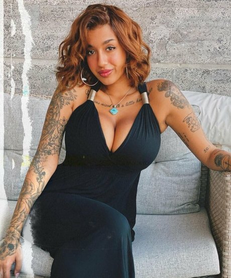 huge shemale onlyfans art naked galleries