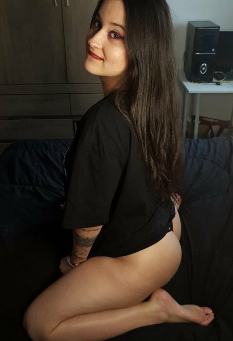 malovescott pretty actress photos