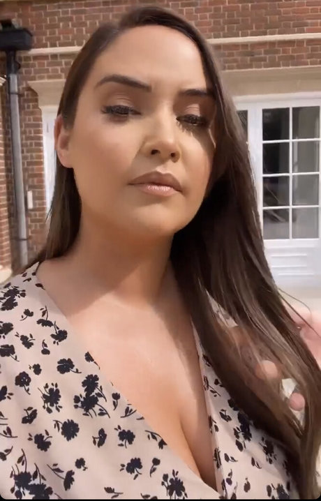 Jacqueline Jossa perfect star photo