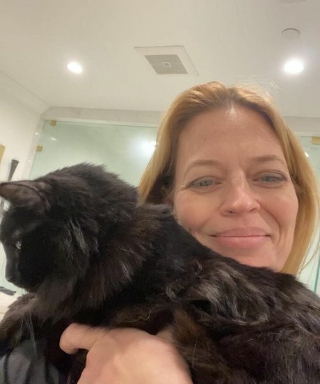 Jeri Ryan star naked photos