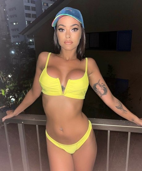 Gieorgia Kettle naked model gallery