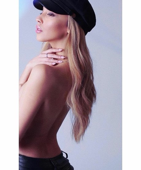 Liyan Adi pornstar hot img