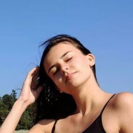 aria diaz model top pic