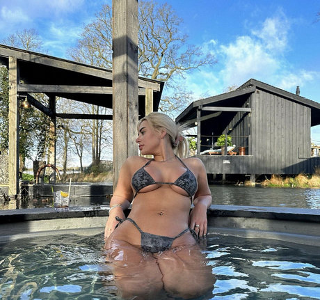 Ellie Brown nude star pic