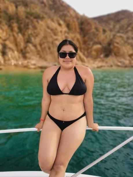 Coco s model free image