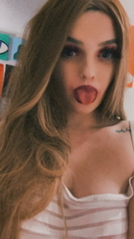 Rene K nude star img