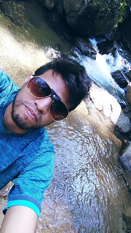 K amp ampR beautiful model image