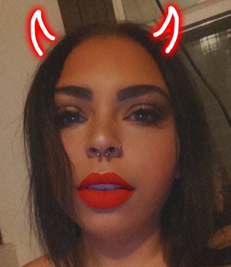 Peach Princess_ model naked images