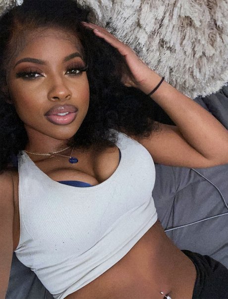 Pretty Zee_ nudes star galleries