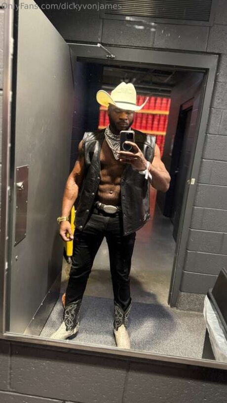 Dicky Von James star art photo