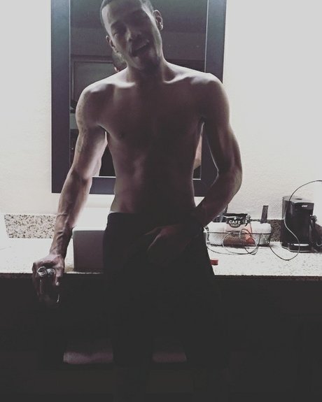 Richard Armstrong xxx actress image