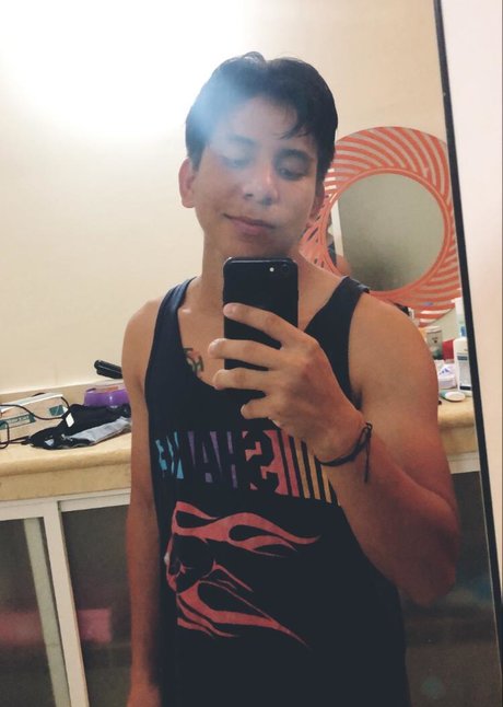 ELIAS SAMUEL naked actress image